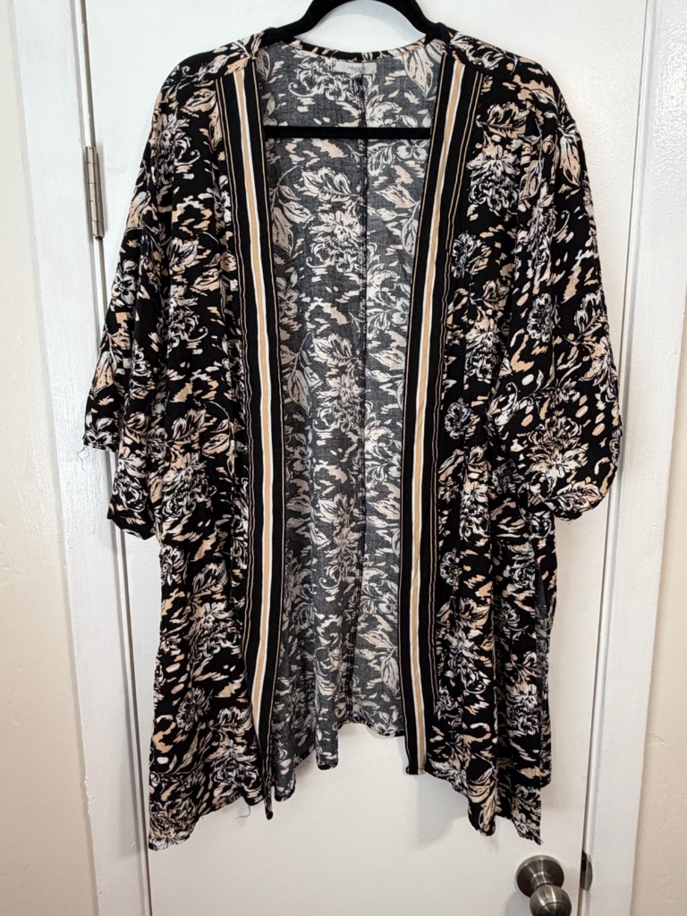 Maurices Black and Cream Floral Open-Front Kimono